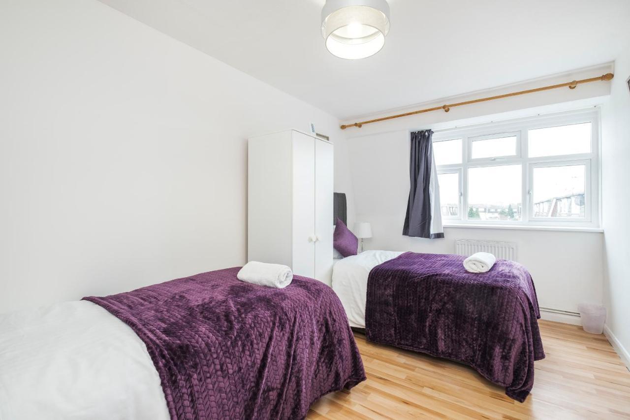 Spacious 3 Bed 1 Bath Hse W Guest Toilet W Parking Near Excel - E16 Лондон Экстерьер фото