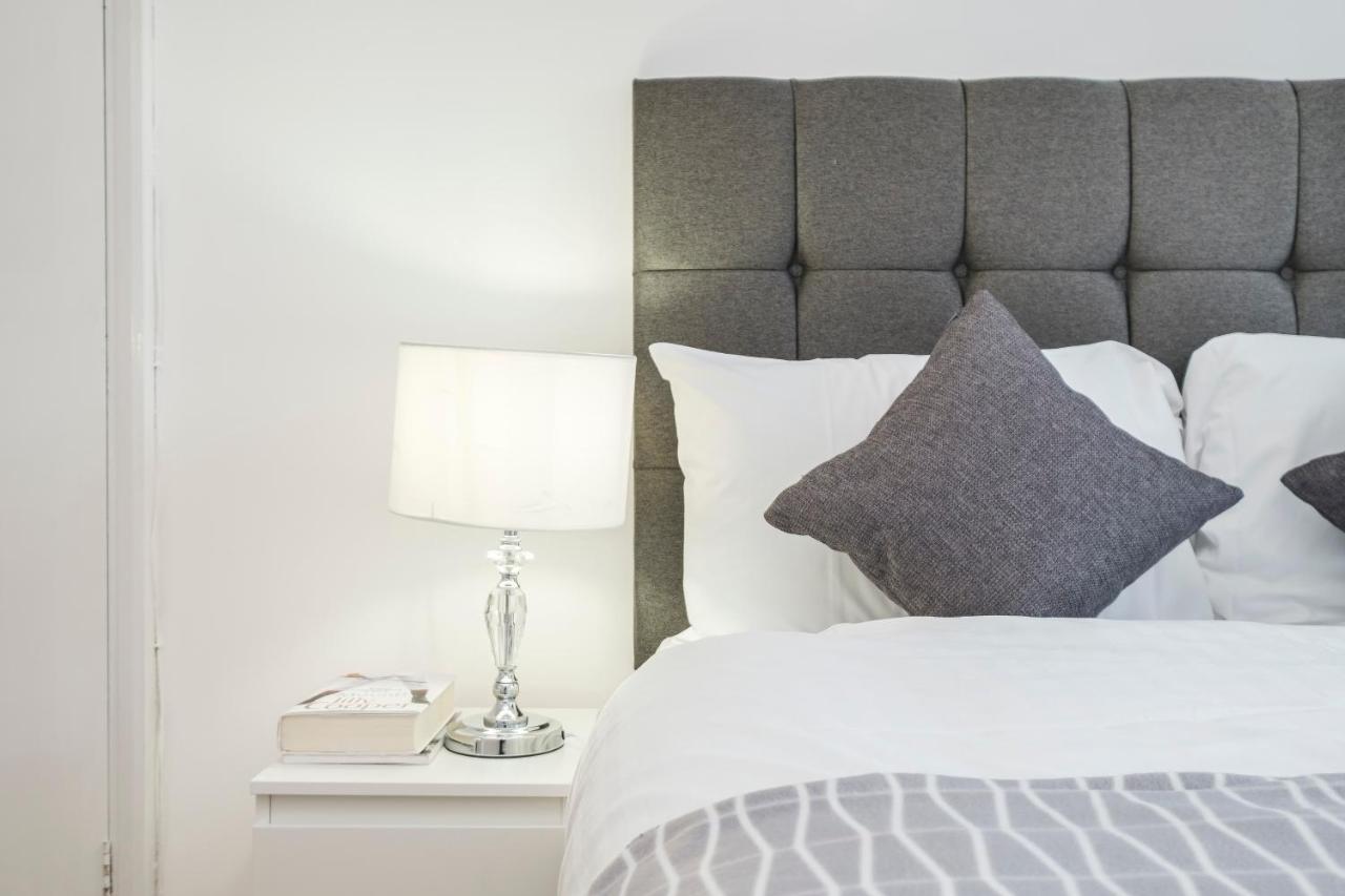 Spacious 3 Bed 1 Bath Hse W Guest Toilet W Parking Near Excel - E16 Лондон Экстерьер фото